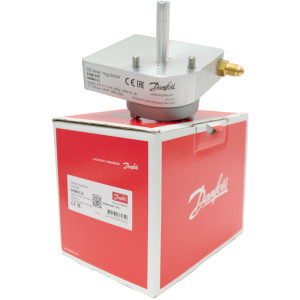 Danfoss 040B0122 Oil Level Regulator COM 20C, Includes Coil 230V, Max operating Pressure 870 psi