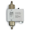 Danfoss 060B210991 Oil Differential Pressure Control MP54, 17 Psi Control Differential, Regulation Range LP Side -15 - 175 psi, 120 Sec Time Relay Delay, 1/4 in Flare M Connection