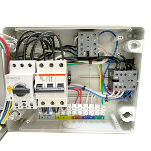 Danfoss 191U8005 Control Box 9Hp to 13.5Hp 220V/50-60Hz 191U8005
Motor Starter Moeller PKMZ0-32, Braker ABB S203 C 50, Switchboard ABB 1275 IP65, Control EKC102D 220V/60-60HZ, 2 x EKS 211 084B4403 60 inch